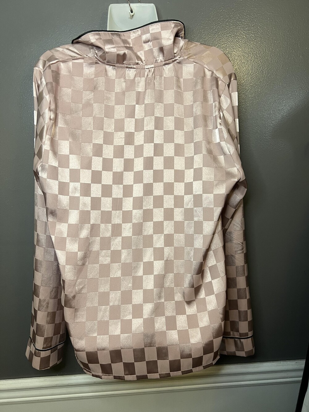 BCBGMAXAZRIA Pajama Set Womens Large Pink Satin Checkered Lounge Sleepwear - Picture 5 of 15